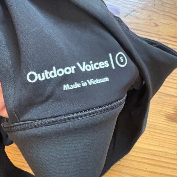 Outdoor Voices black open back clasp closure sports bra top SIZE S - Picture 3 of 4